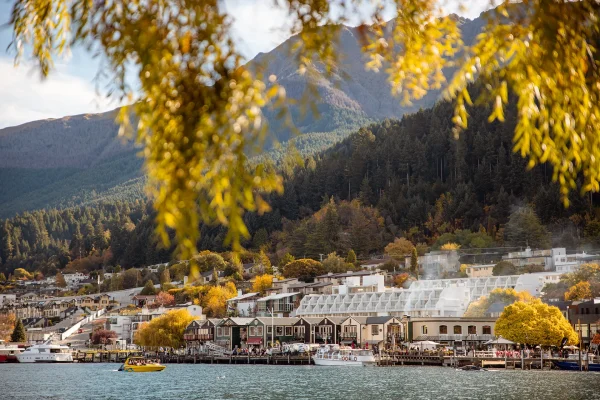 734012-queenstown-autumn-scenic